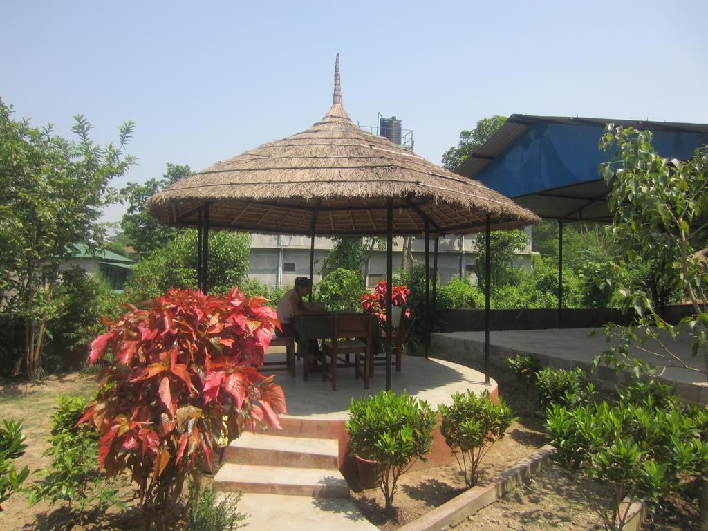 Eco Adventure Resort Sauraha Exterior foto